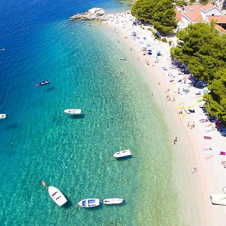 Apartments By The Sea Brela, Makarska - 16065 Esterno foto