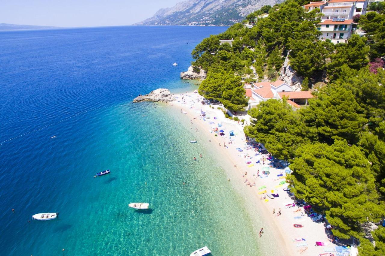 Apartments By The Sea Brela, Makarska - 16065 Esterno foto