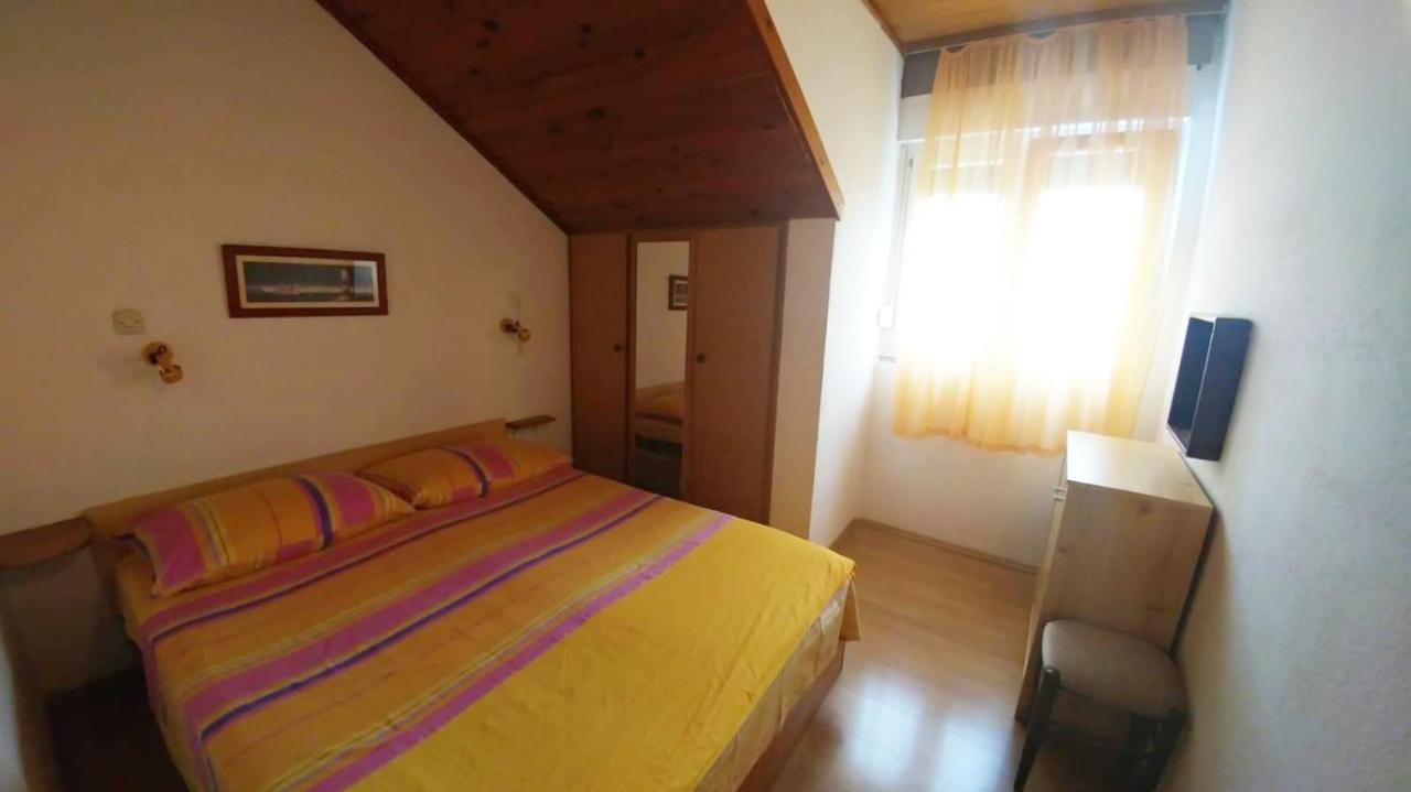 Apartments By The Sea Brela, Makarska - 16065 Esterno foto